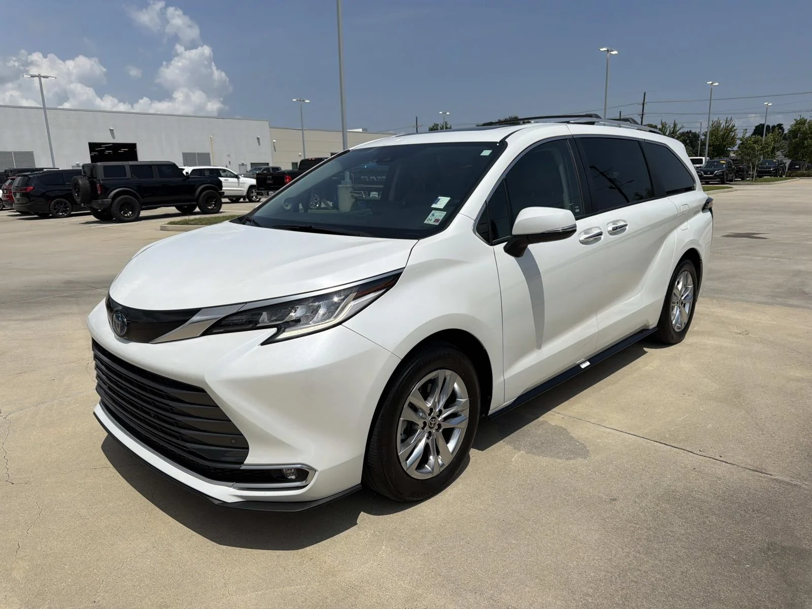 Used 2023 Beige Toyota Limited AWD 7-Passenger (Natl) image 3