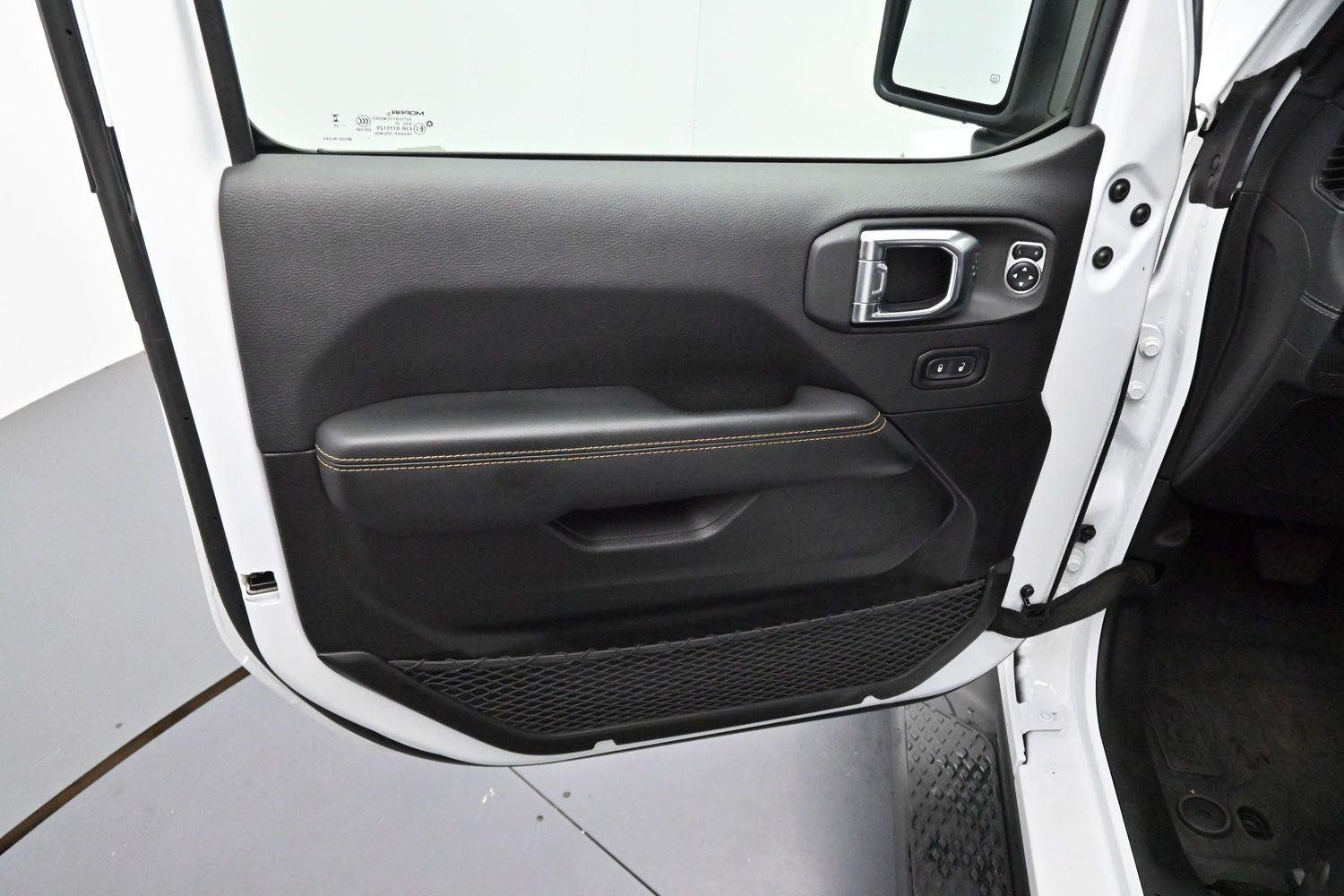 Used 2025 White Jeep High Tide image 9