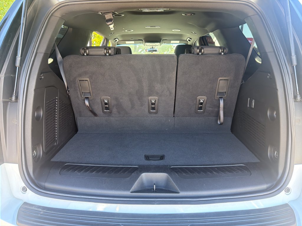 Used 2022 White Chevrolet LS image 9