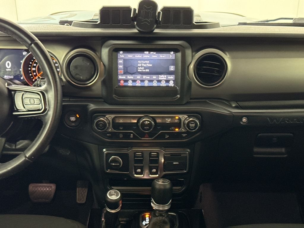 Used 2019 Bikini Pearlcoat Jeep Sport S image 14
