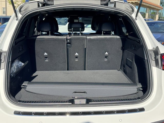 New 2027 Polar White Mercedes-Benz GLC 300 image 6