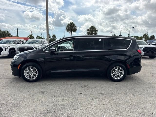 Used 2024 Black Chrysler Touring L image 6