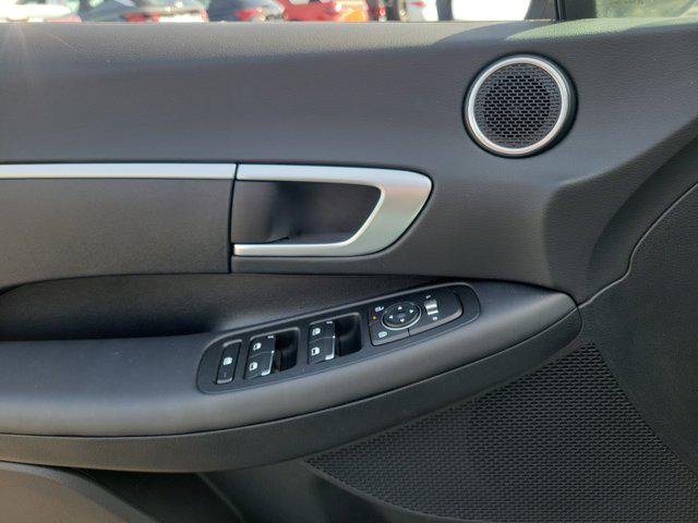 2025 Hyundai Sonata SE - Photo 17