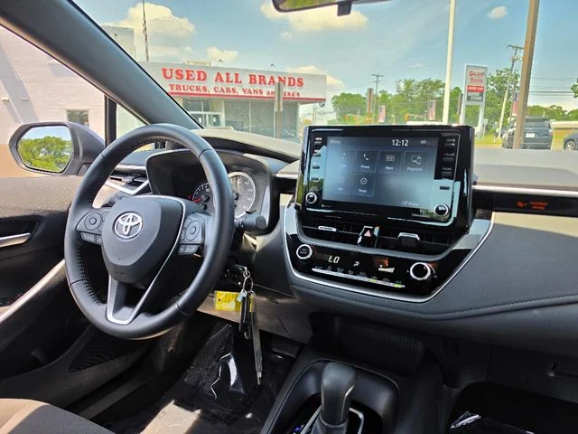 Used 2022 Black Toyota SE image 13