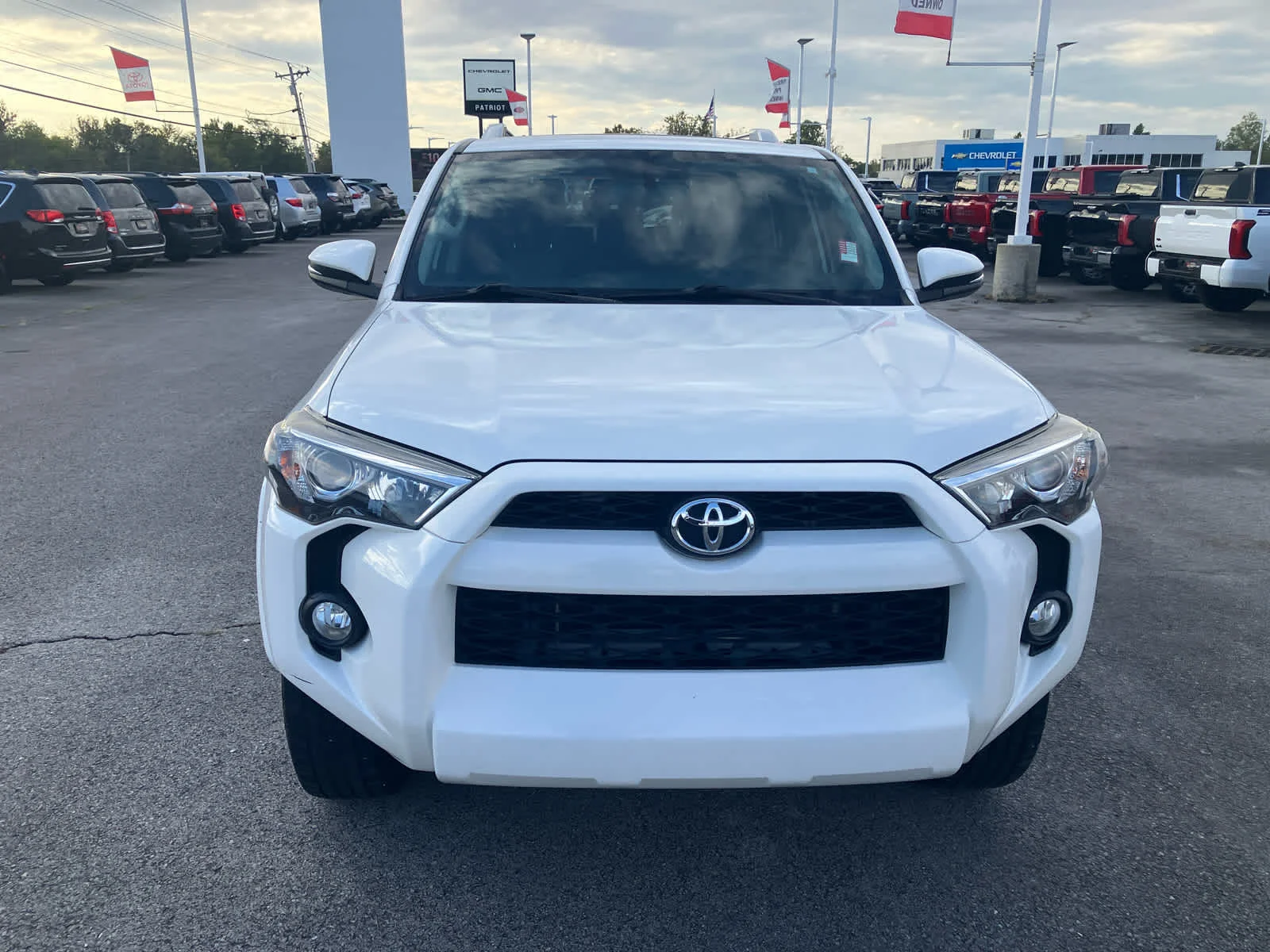 Used 2017 Super White Toyota SR5 Premium image 2