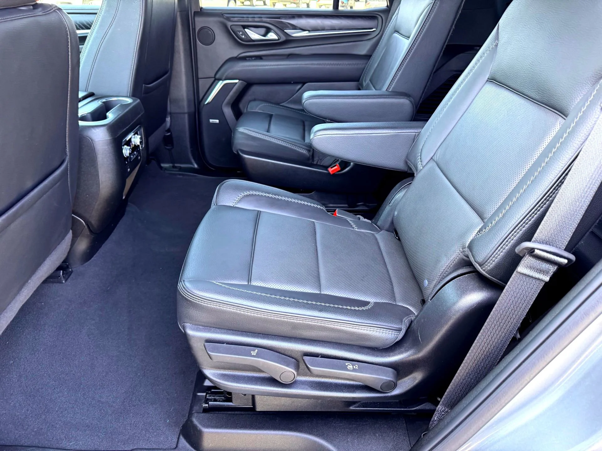 Used 2024 Sterling Metallic GMC Denali image 19
