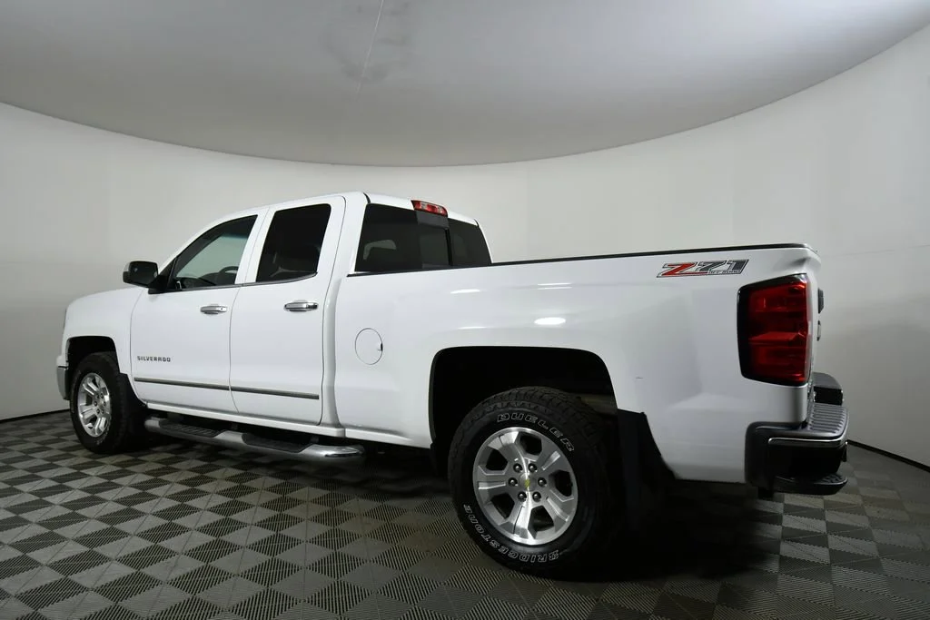 Used 2015 SUMMIT WHITE Chevrolet LTZ image 14