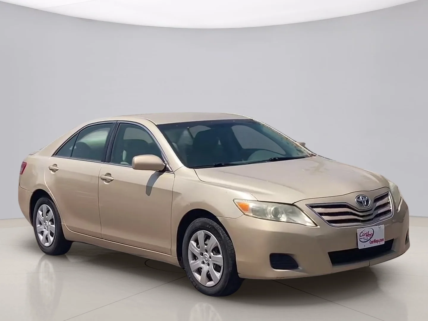 Used 2011 Gold Toyota LE image 7