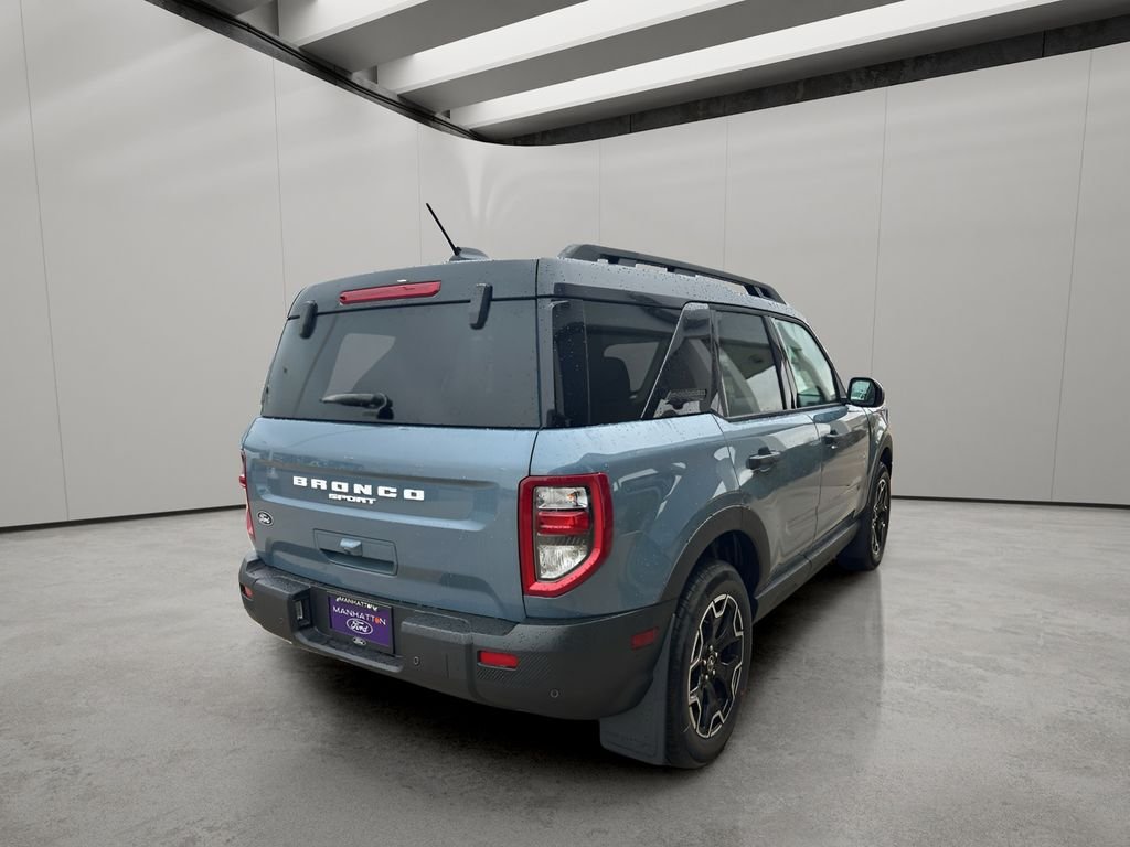 New 2026 Azure Gray Metallic Tri-Coat Ford Outer Banks® image 5