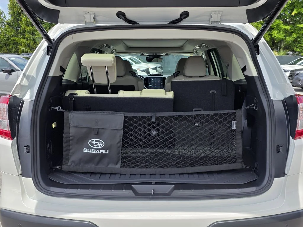 New 2026 CRYSTAL WHITE PEARL Subaru Limited 7-Passenger image 9