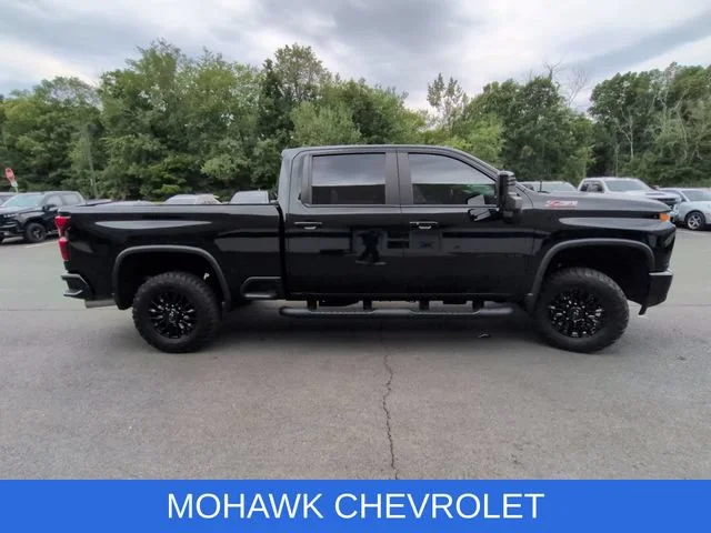 Used 2021 BLACK Chevrolet LT image 5