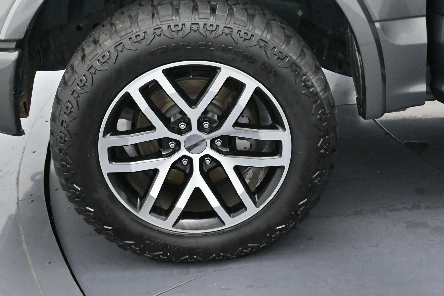 Used 2016 Magnetic Metallic Ford XLT image 38