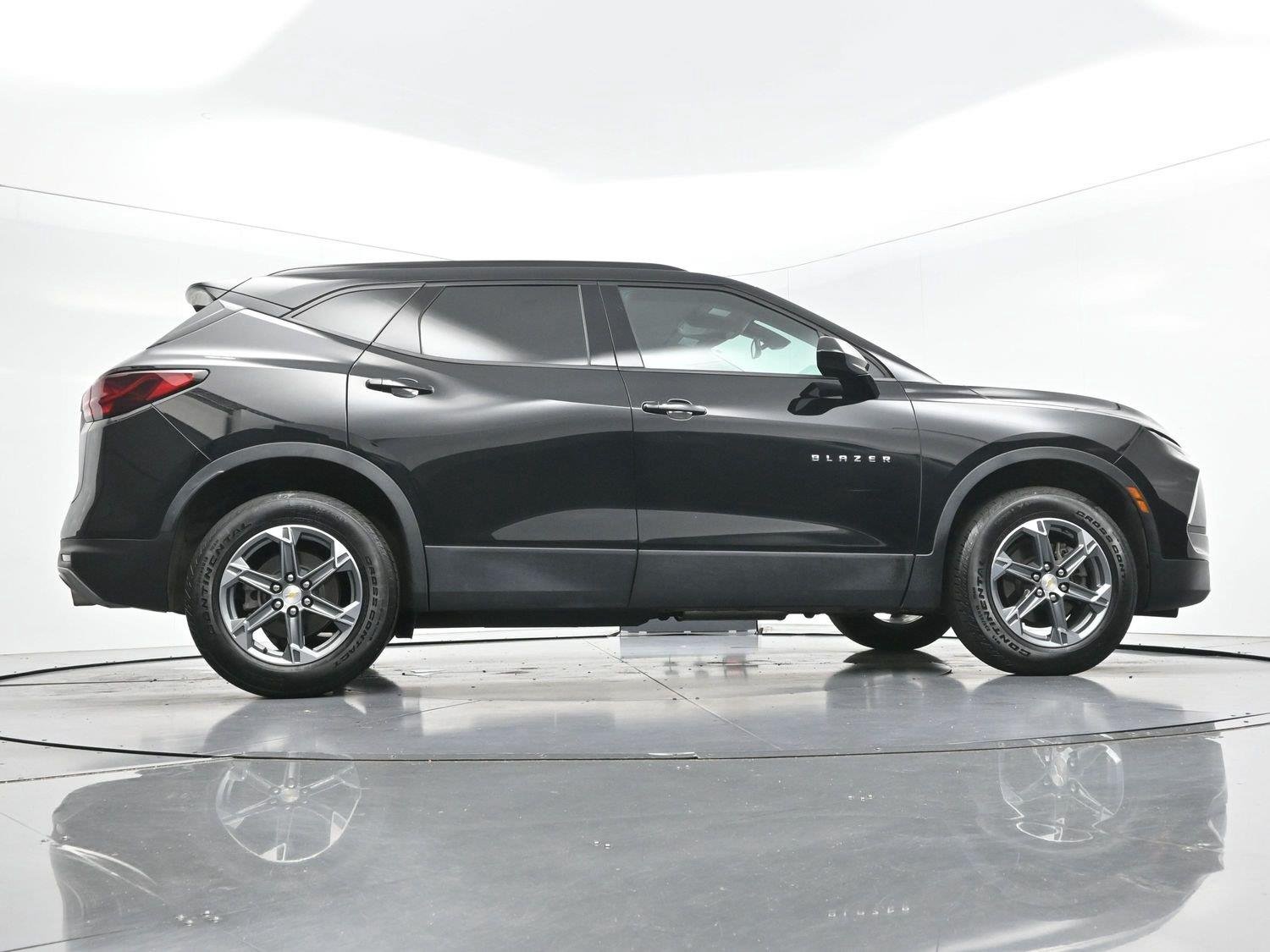 Used 2023 BLACK Chevrolet LT image 54