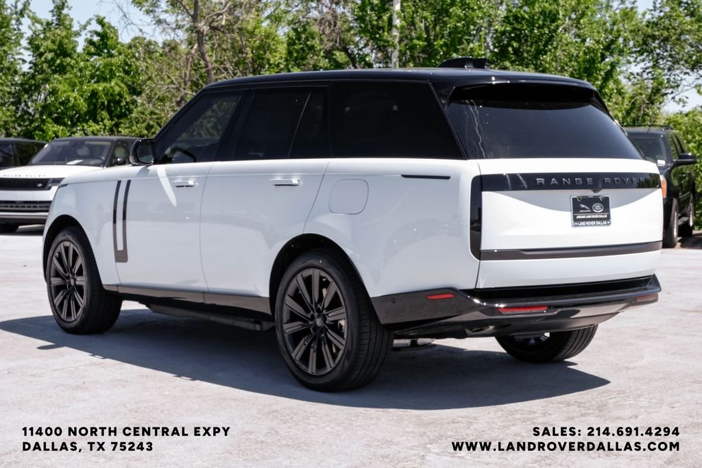 New 2026 Fuji White Land Rover SE image 10