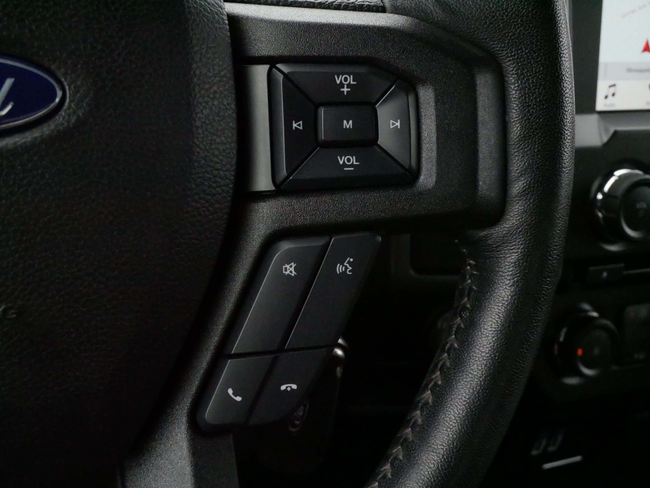 Used 2018 Blue Jeans Metallic Ford XLT image 26