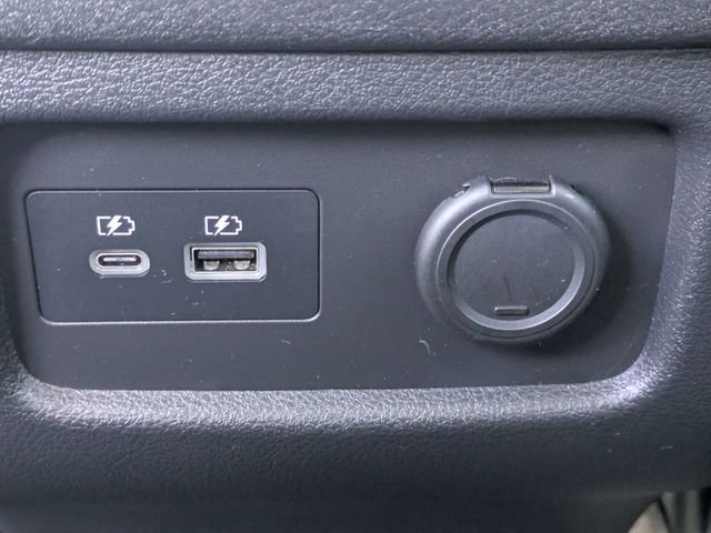 Certified Used 2023 White INFINITI LUXE image 15