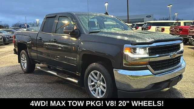 Used 2018 Graphite Metallic Chevrolet LT image 27