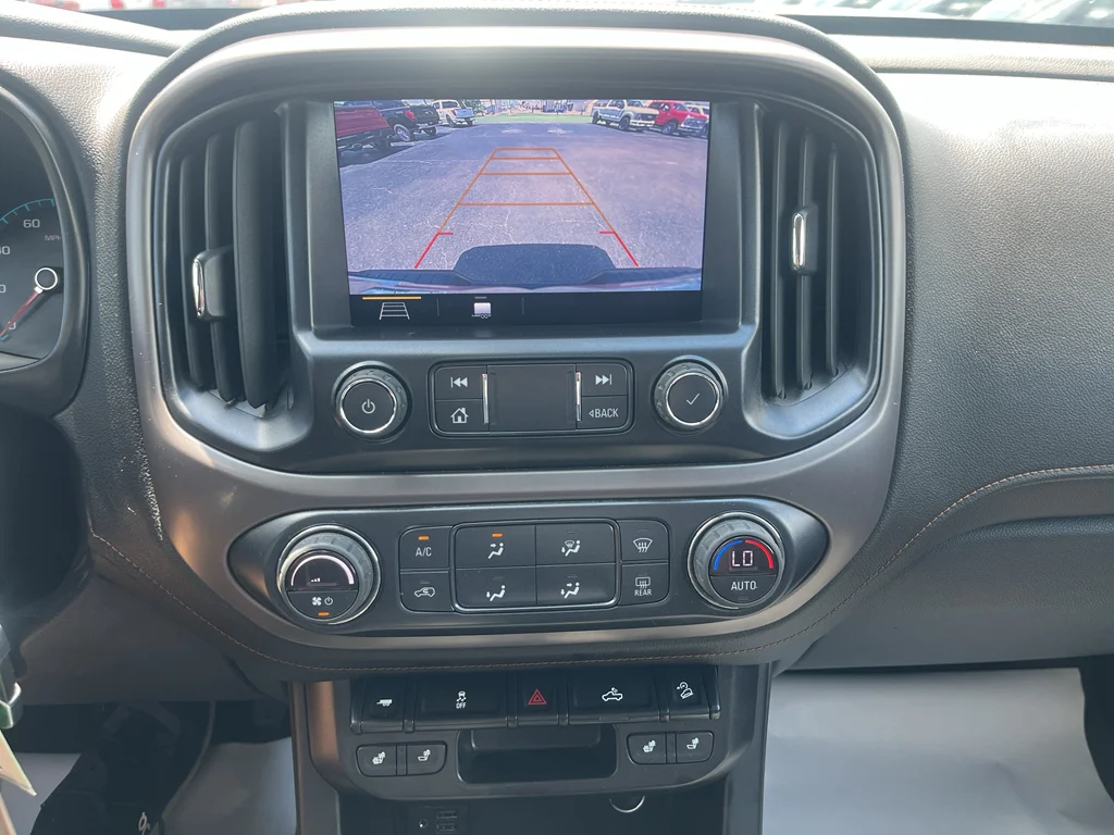 Used 2021 Onyx Black GMC 4WD AT4 w/Cloth image 15