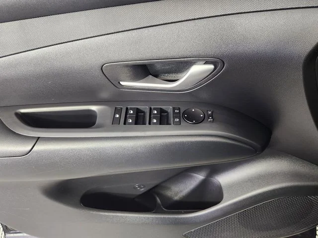 Used 2025 Gray Hyundai SEL Convenience image 9