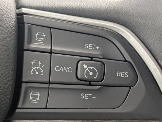Used 2023 Diamond Black Jeep Limited image 35