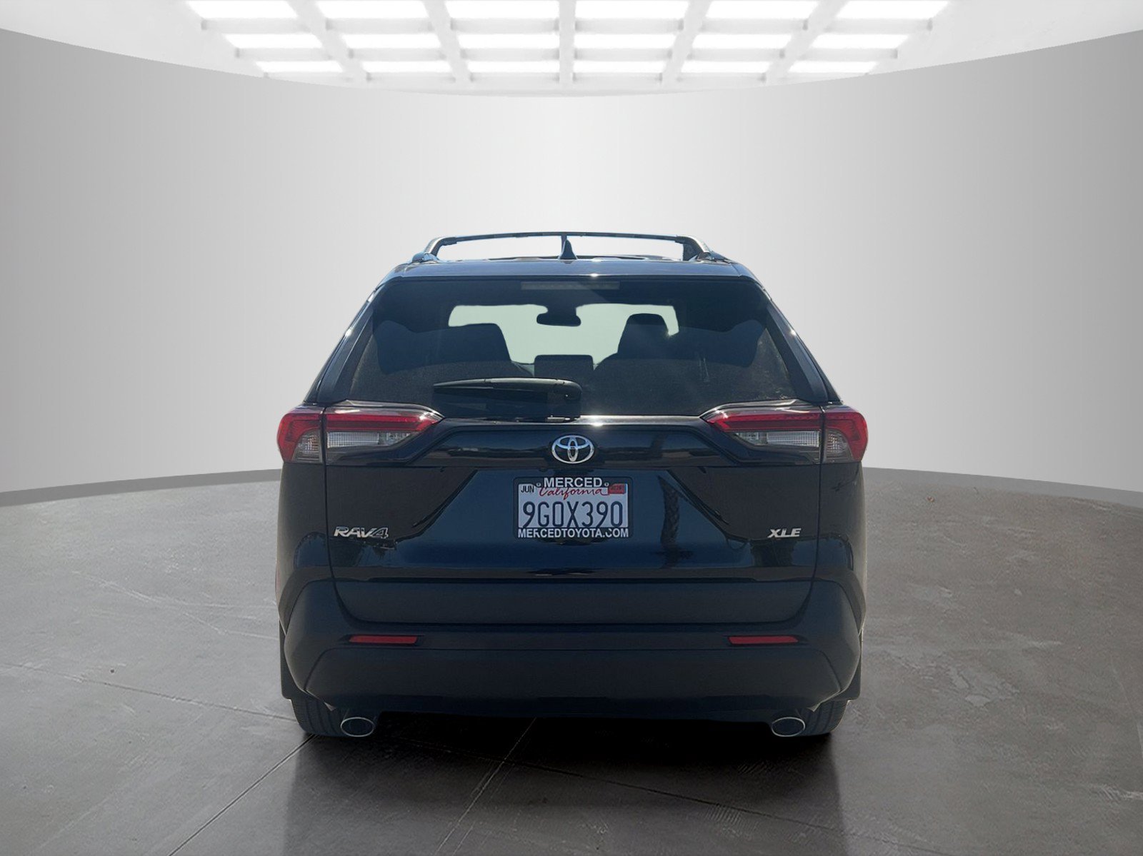 Certified Used 2023 Midnight Black Metallic Toyota XLE Premium image 4