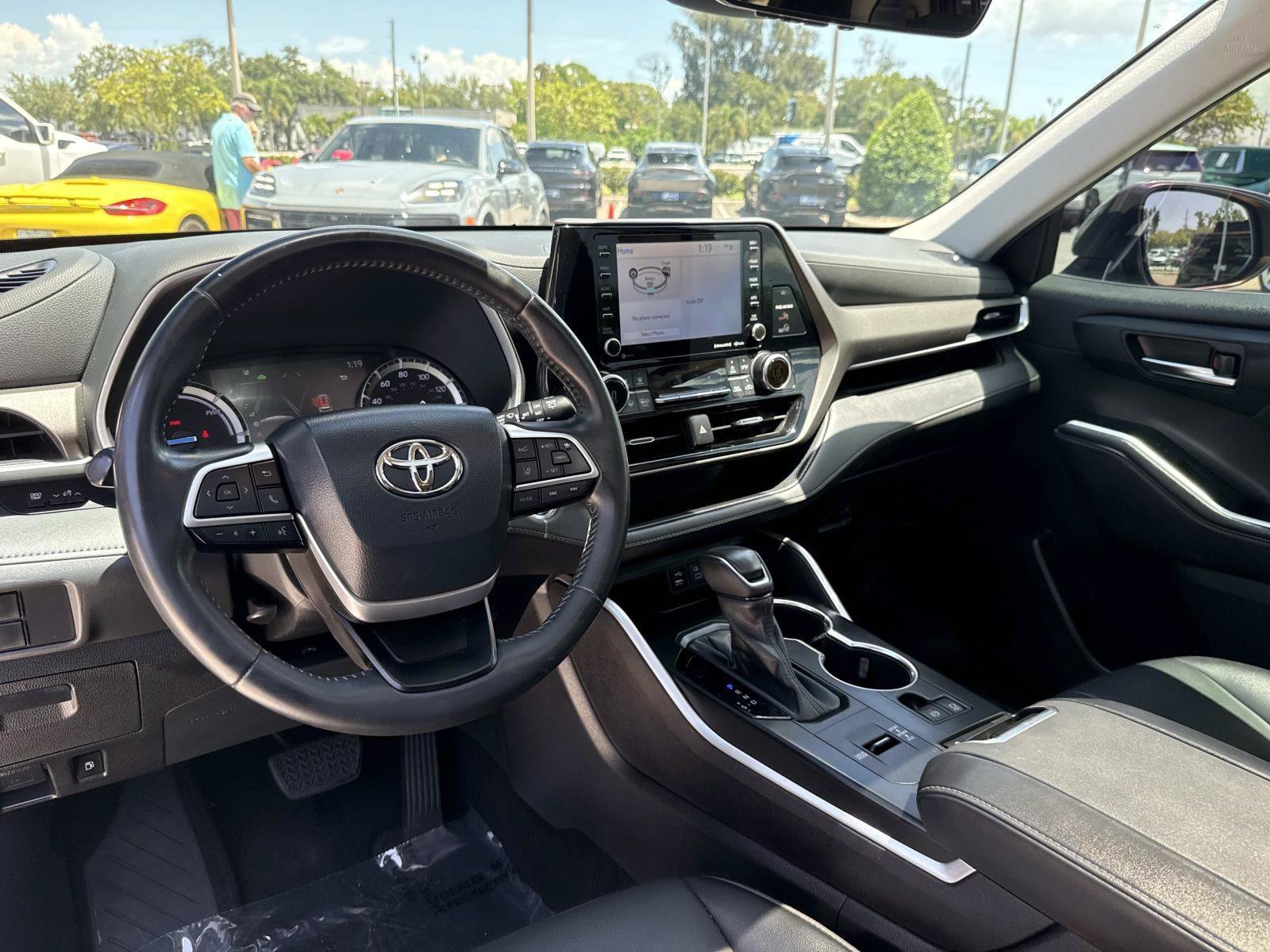 Used 2022 Magnetic Gray Metallic Toyota XLE image 17