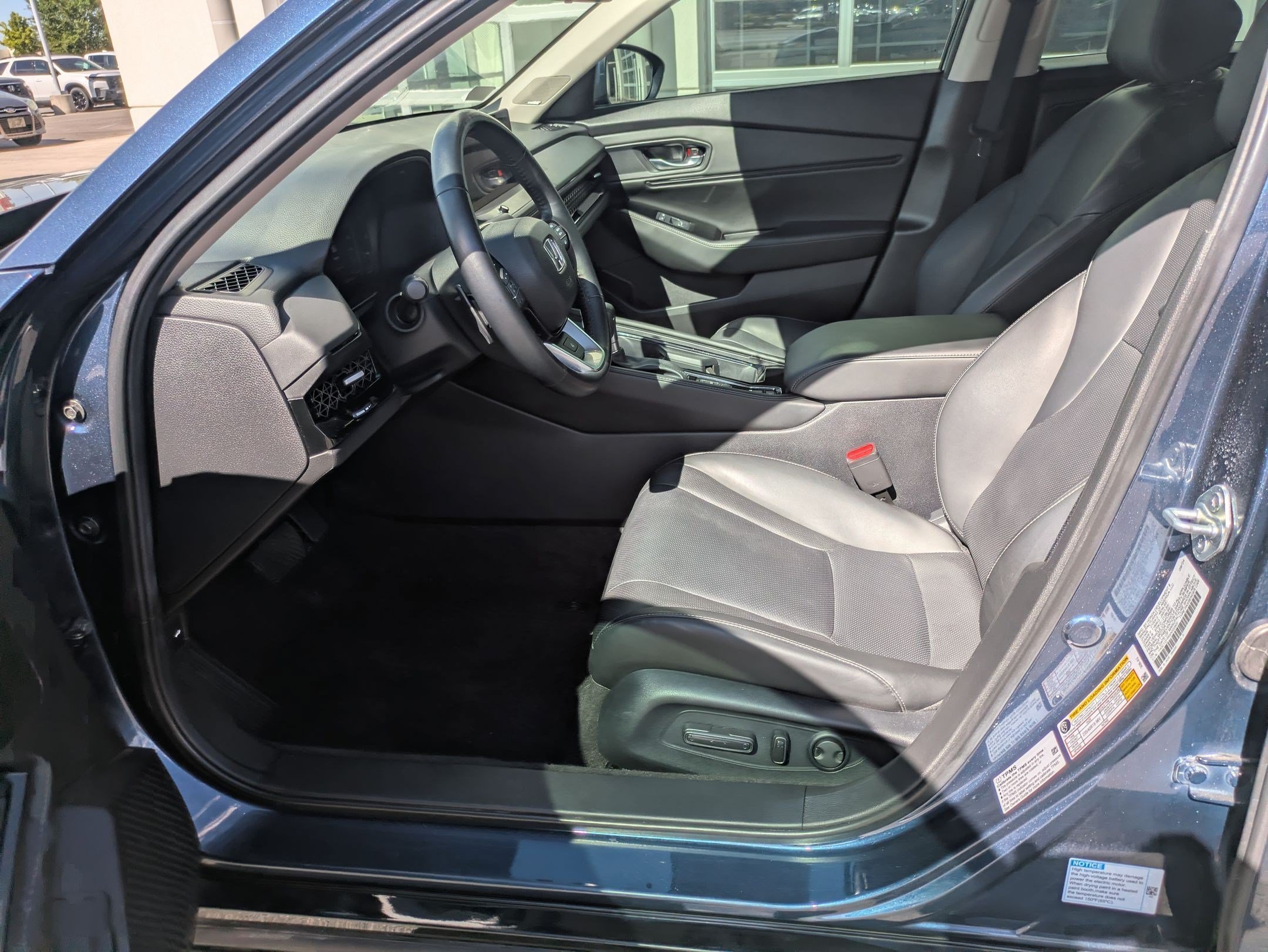 2025 Honda Accord Hybrid Touring - Photo 17