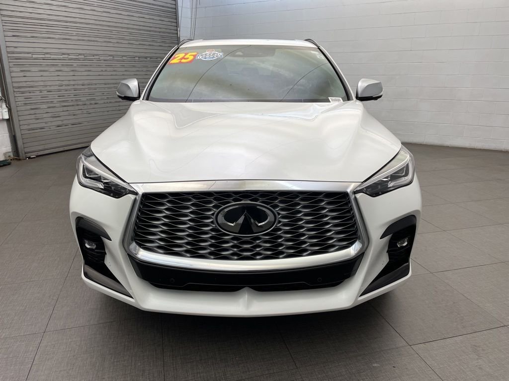 Used 2025 White INFINITI SENSORY image 9