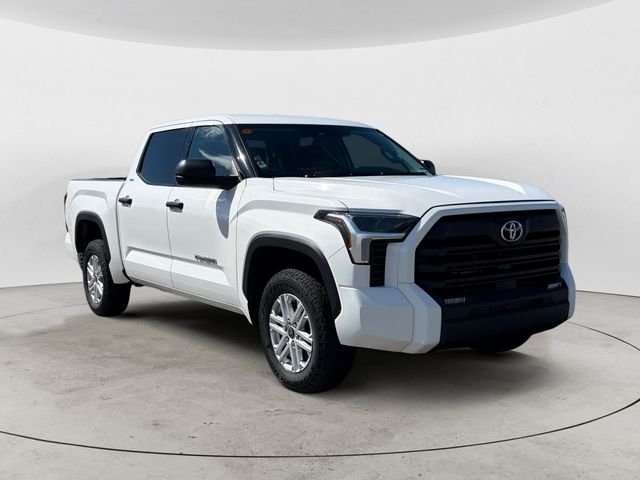 Used 2022 White Toyota SR5 image 7