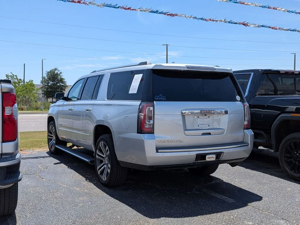 Used 2018 Silver GMC Denali image 2