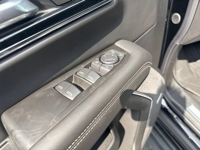 New 2026 Onyx Black GMC Elevation image 13
