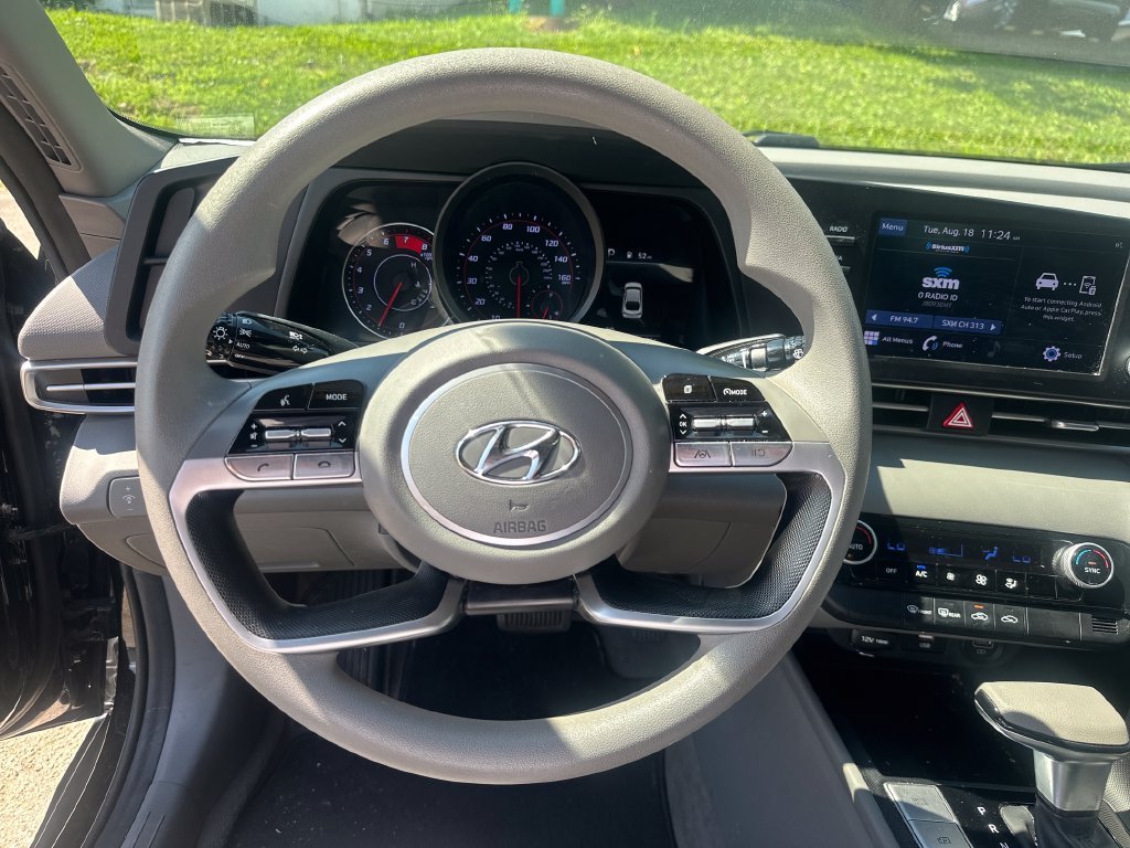 Used 2023 Phantom Black Hyundai SEL image 41