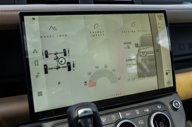 New 2026 Santorini Black Land Rover X-Dynamic SE image 41