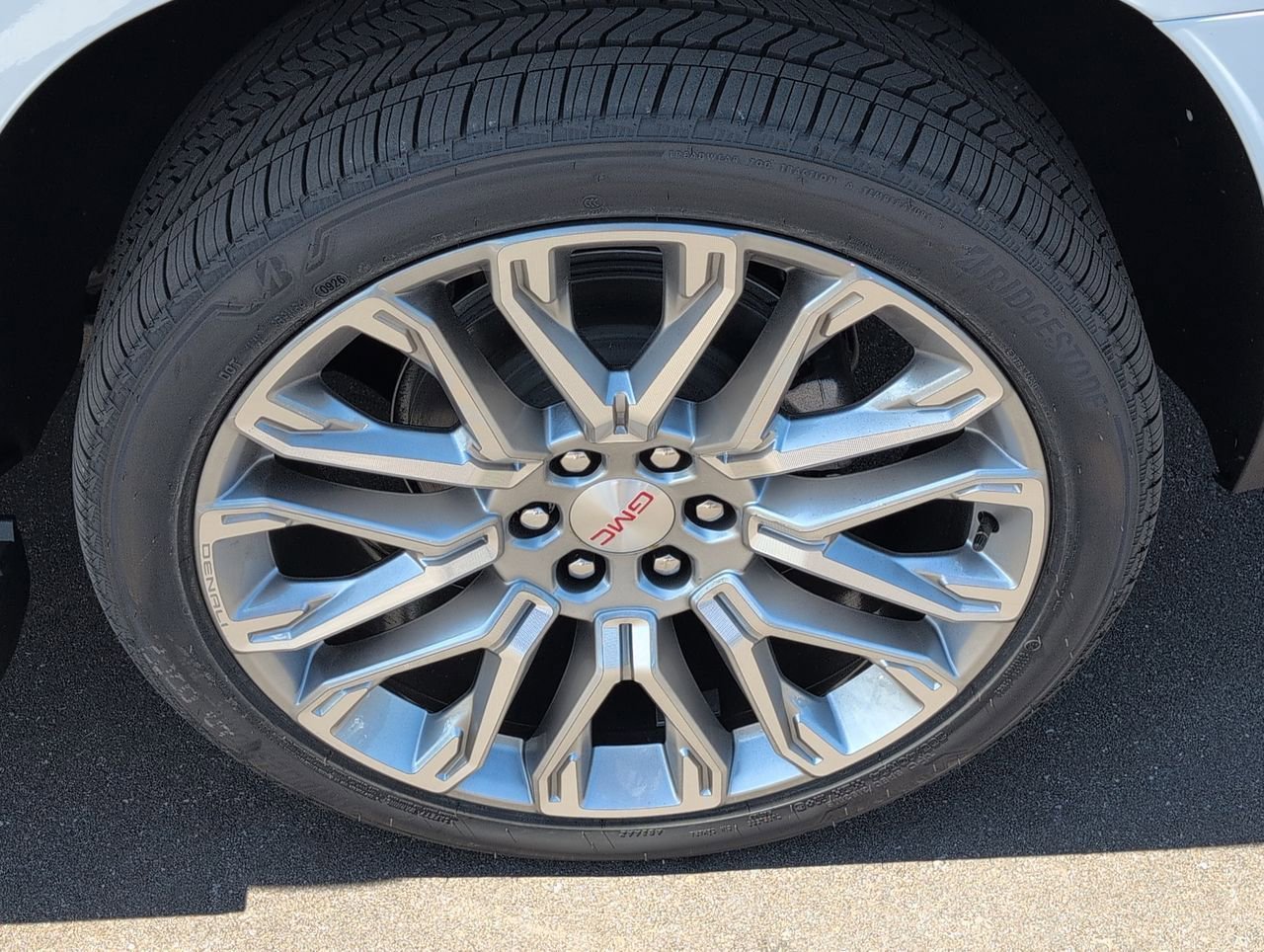2026 GMC Yukon XL Denali - Photo 34