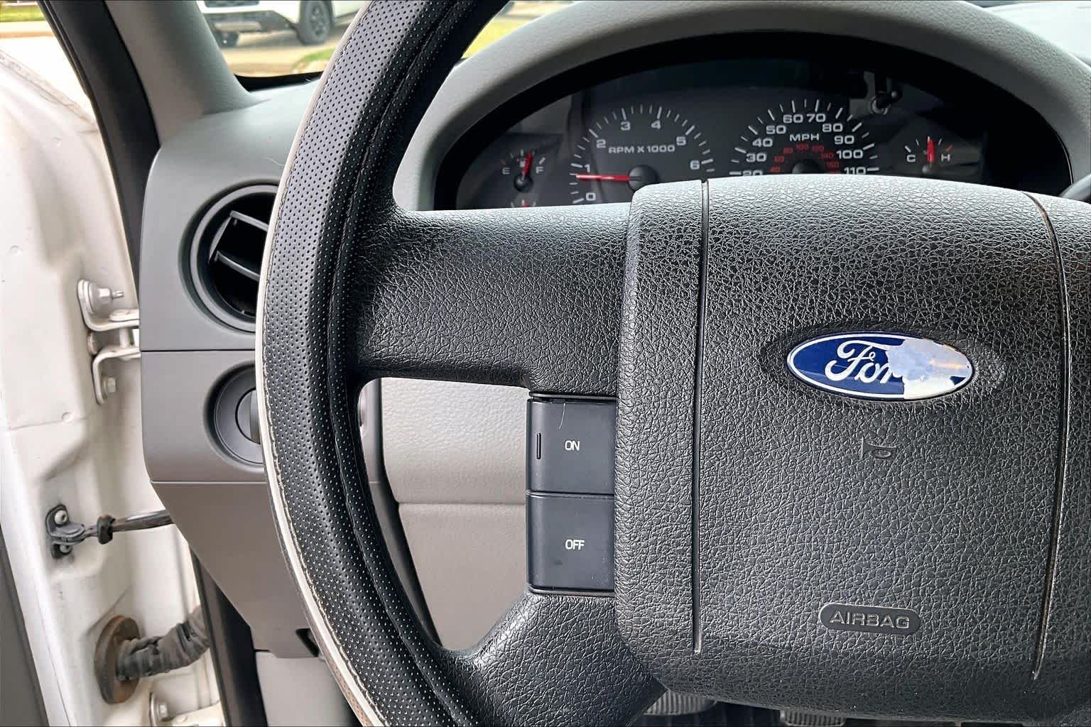 Used 2007 White Sand Tri-Coat Metallic Ford XLT image 19