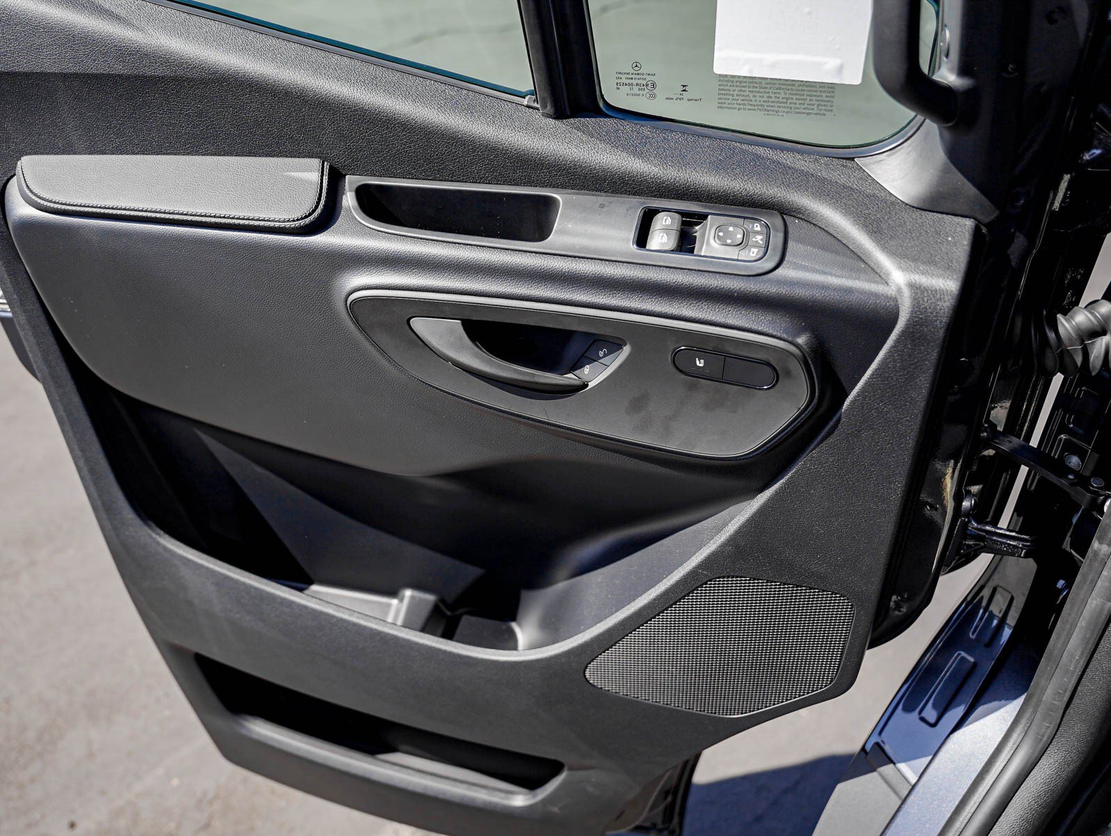 New 2026 Tenorite Gray Metallic Mercedes-Benz 2500 Standard Roof I4 Diesel HO 144 RWD image 27