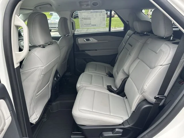 New 2026 Star White Metallic Tri-Coat Ford Active image 26