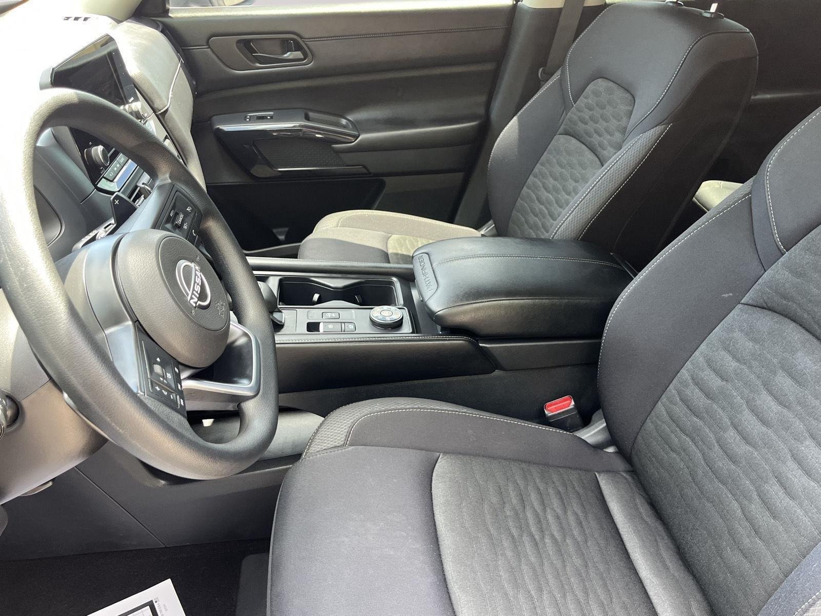 Used 2025 Glacier White Nissan S image 22