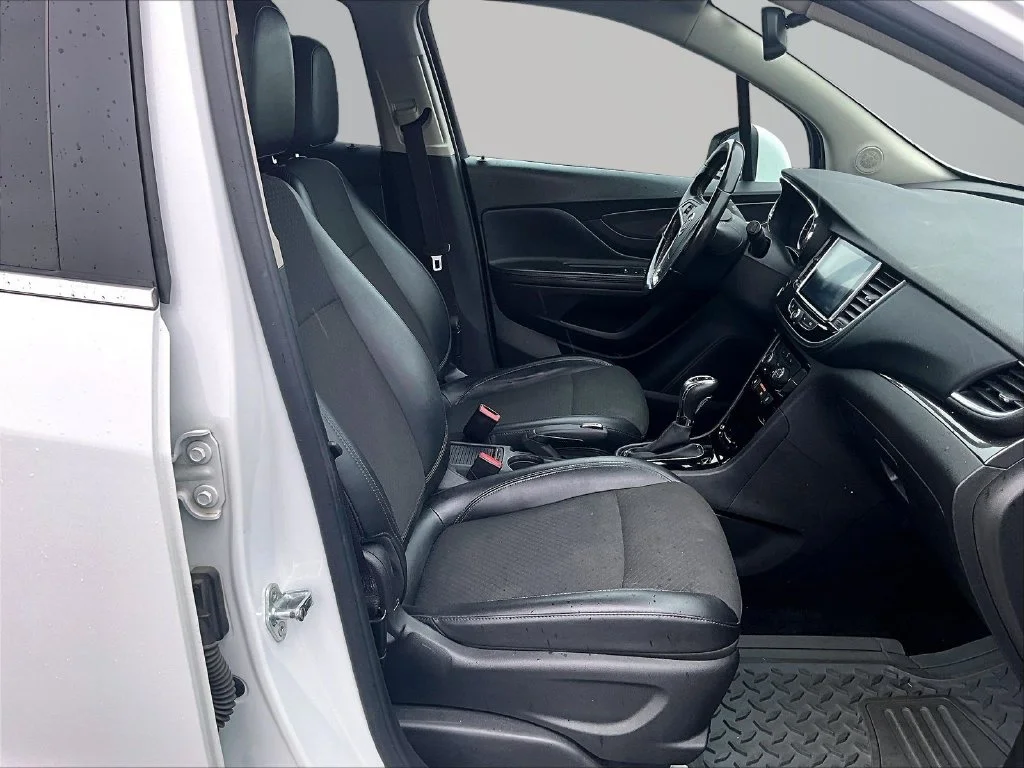 Used 2018 White Buick Preferred image 7