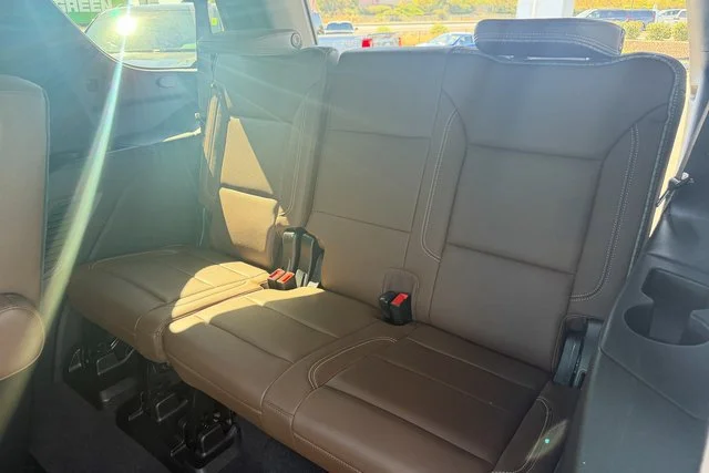 Used 2021 IRIDESCENT PEARL TRICOAT Chevrolet High Country image 24