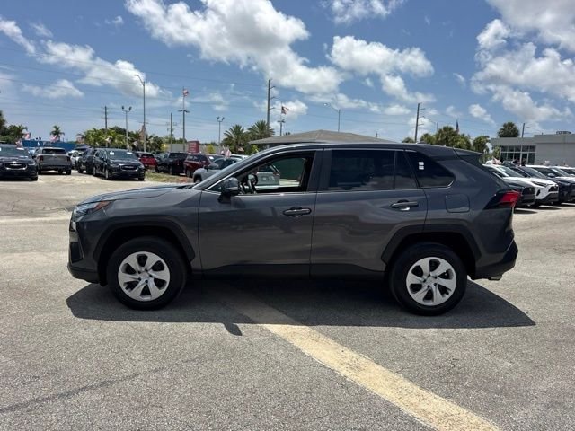 2025 Toyota RAV4 LE - Photo 6