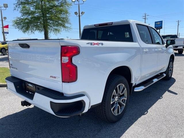 Used 2025 Summit White Chevrolet RST image 7