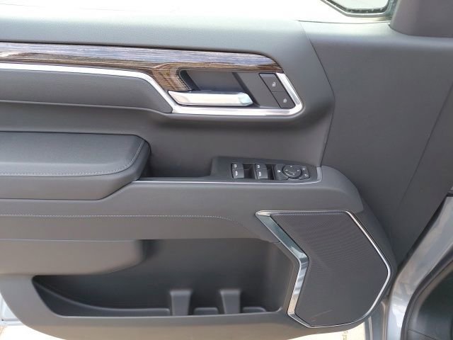 New 2026 Sterling Metallic GMC SLE image 27