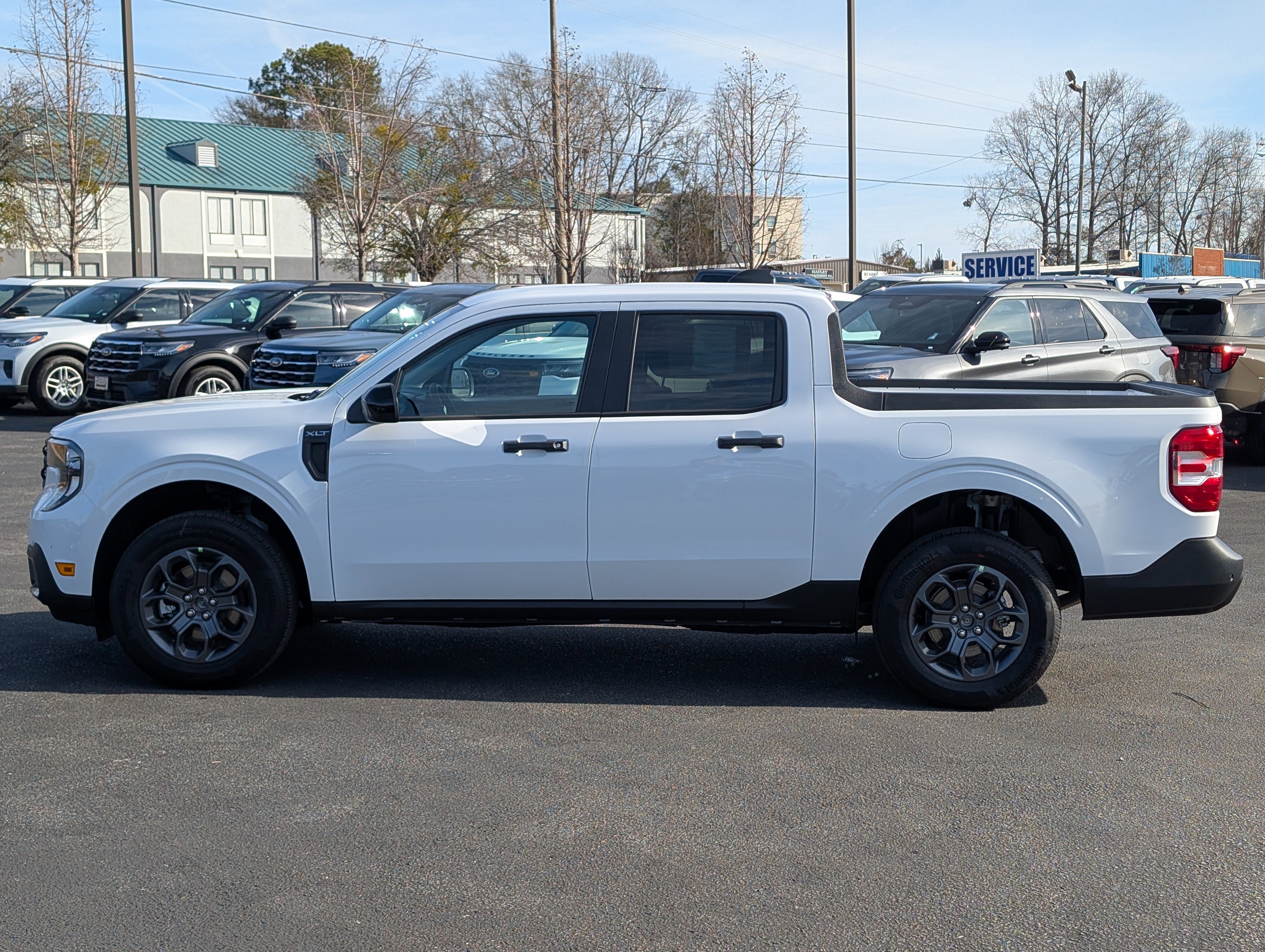 New 2026 Oxford White FORD XLT image 14