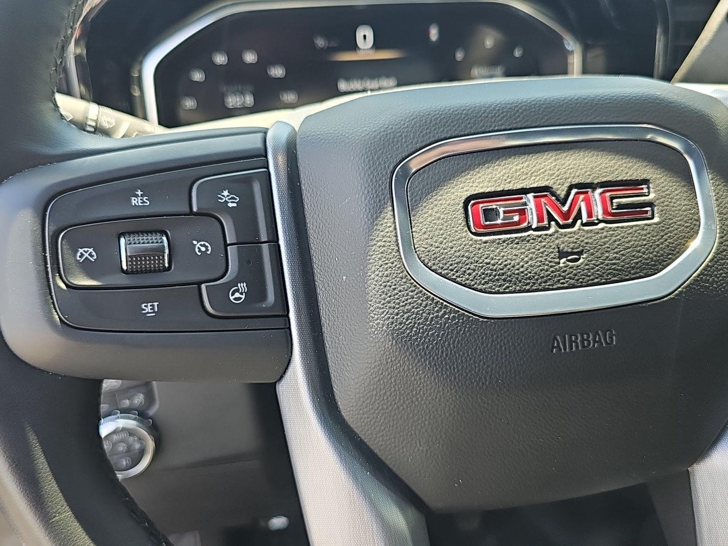 Used 2025 Summit White GMC Elevation image 23