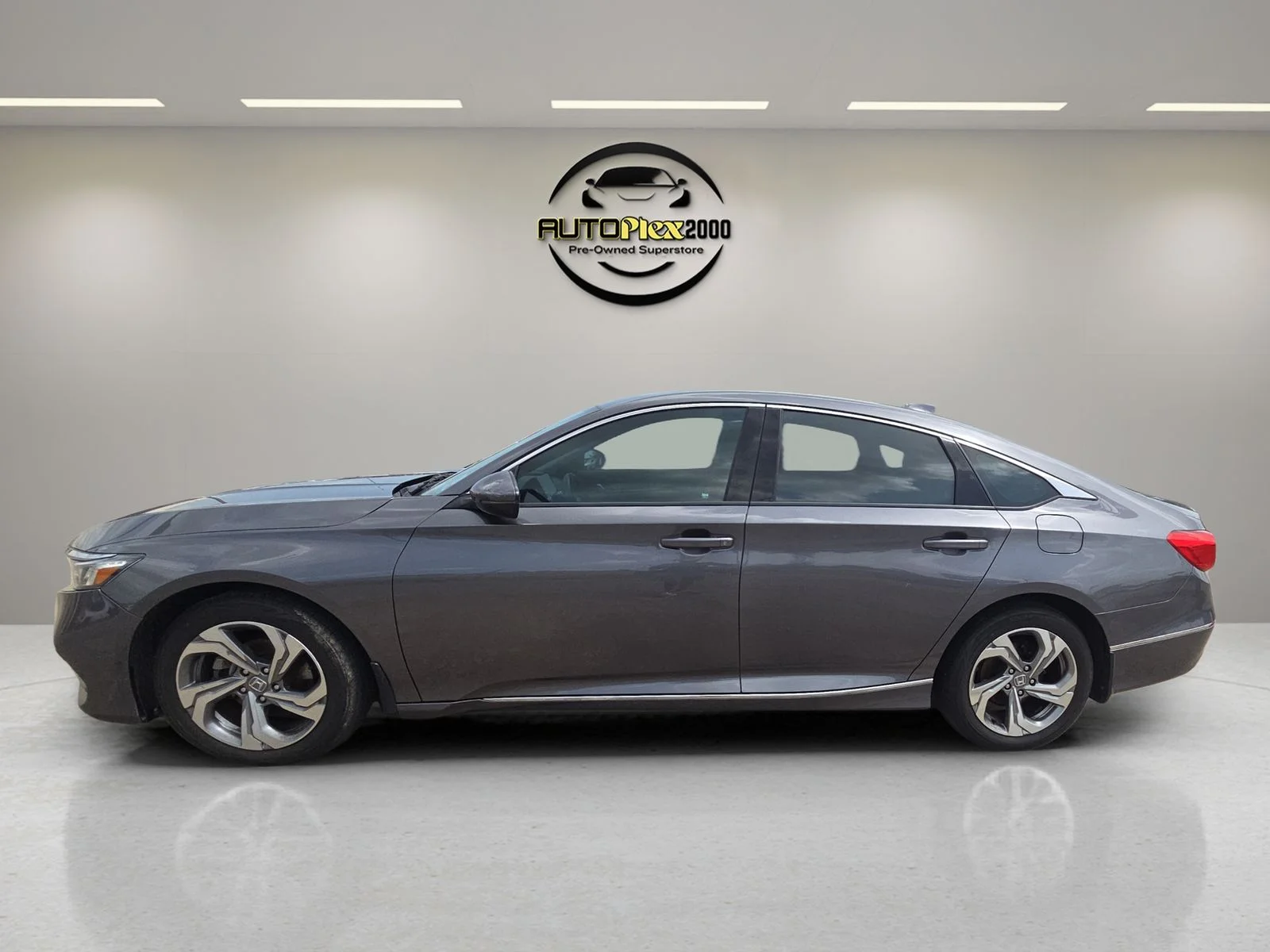 Used 2018 Gray Honda EX-L image 3