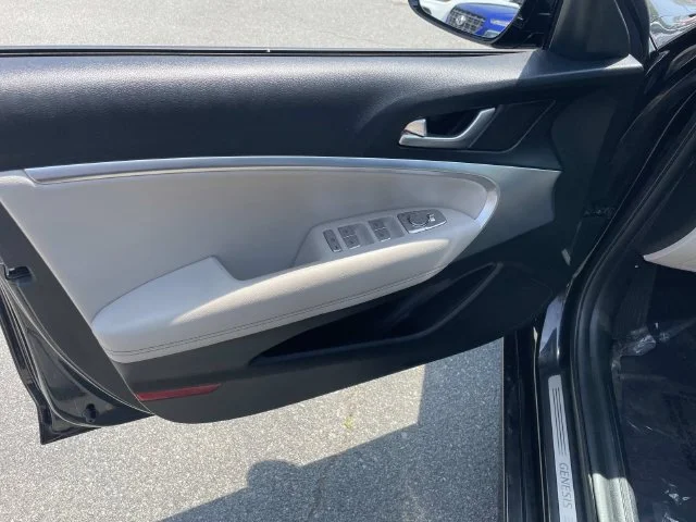 2023 GENESIS G70 Standard - Photo 19
