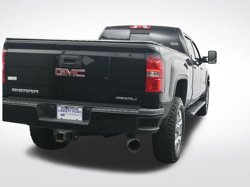 Used 2019 Black GMC Denali image 7