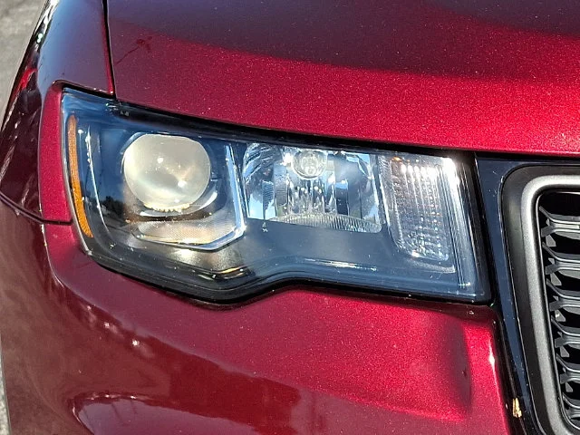 Used 2019 Red Jeep Trailhawk image 10