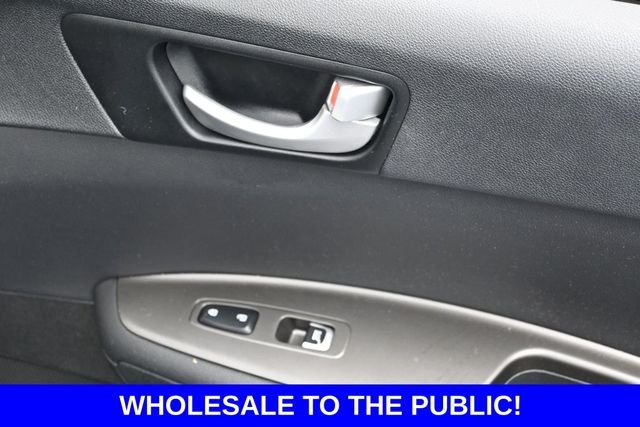 Used 2019 Black Kia S image 31